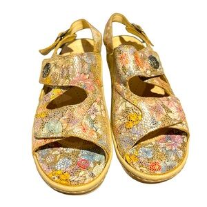 Hallux Fidelio Women’s sandals with removable cork footbed/ stretchable.